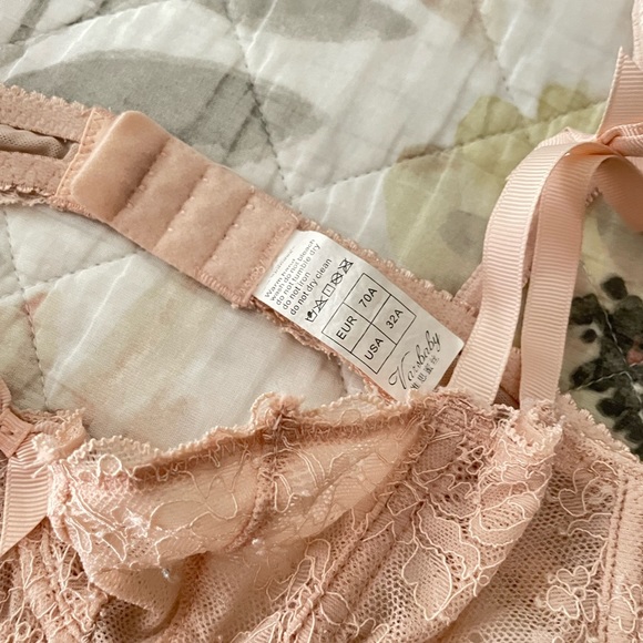 Romantic Pink Laced Lingerie Set - Picture 5 of 5